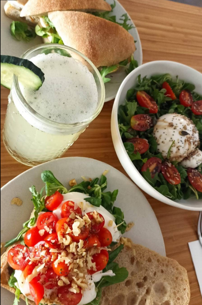 brunch burrata y tomate